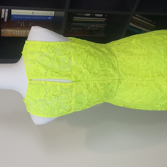 J. CREW COLLECTION Neon Yellow Lace Sheath Cocktail Work Spring Dress - Picture 9 of 16